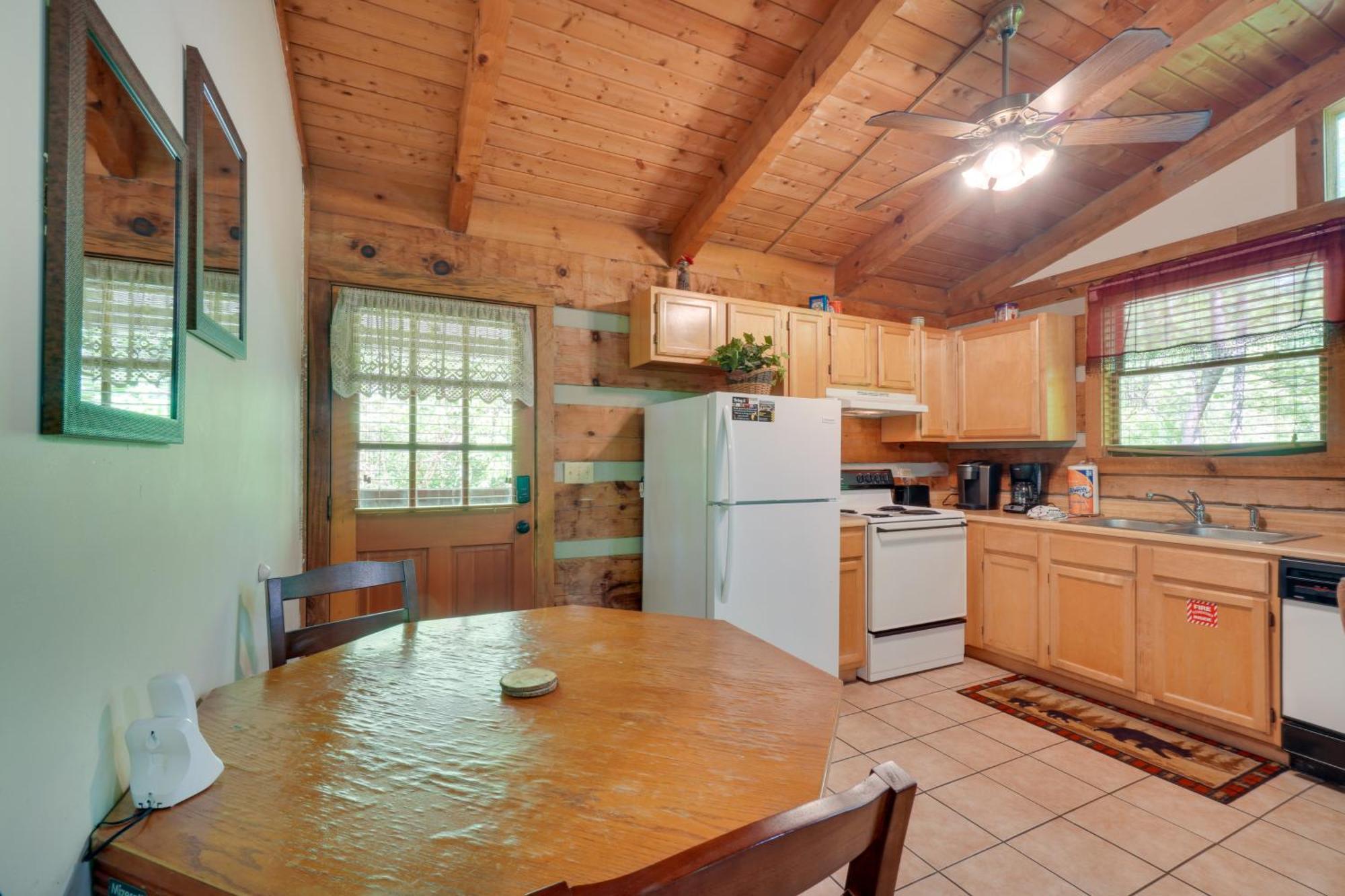 Gatlinburg Cabin With Hot Tub About 6 Mi To Downtown! Екстер'єр фото