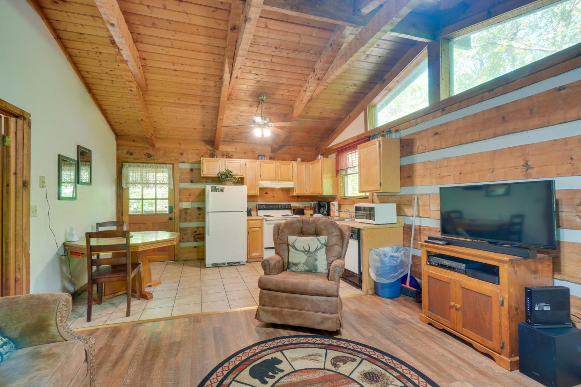 Gatlinburg Cabin With Hot Tub About 6 Mi To Downtown! Екстер'єр фото